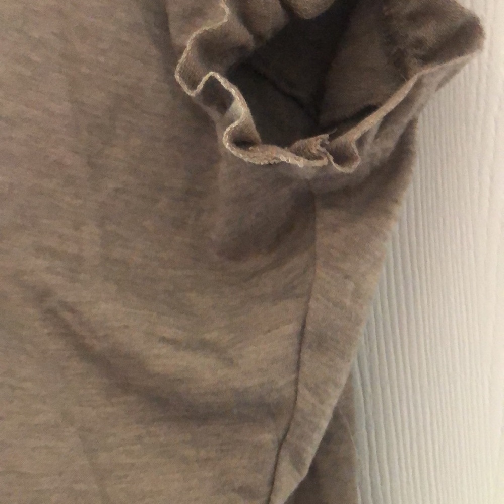 Woman’s fall feminine cousin earl ruffle blouse - Picture 5 of 12